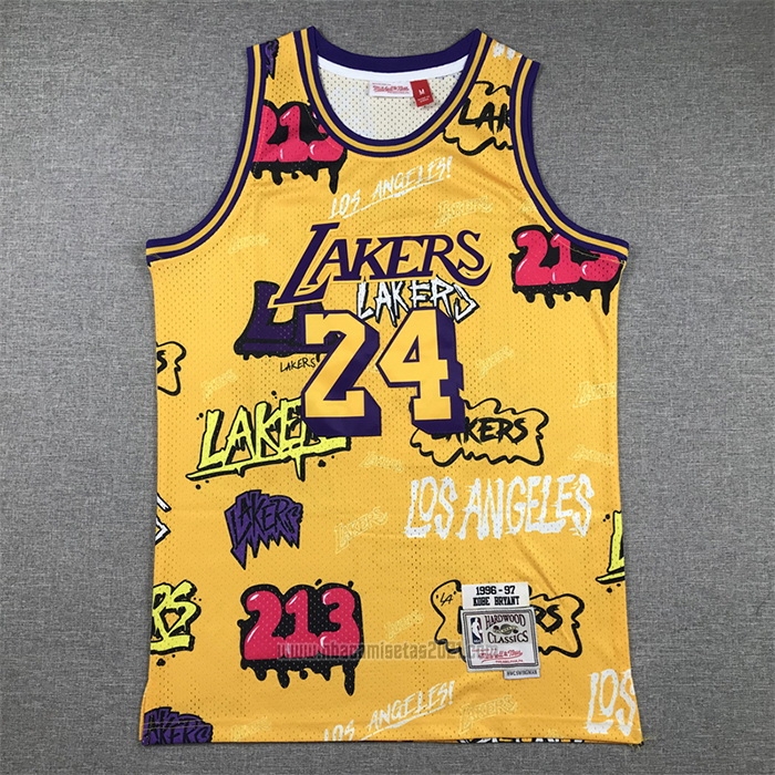 Camiseta Los Angeles Lakers Kobe Bryant #24 Slap Sticker Mitchell & Ness 1996-97 Amarillo